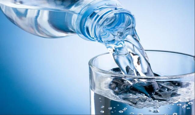 آب مقطر اکسیژن؛ آرایشی پزشکی حاوی کلسیم منیزیم تولید Iran