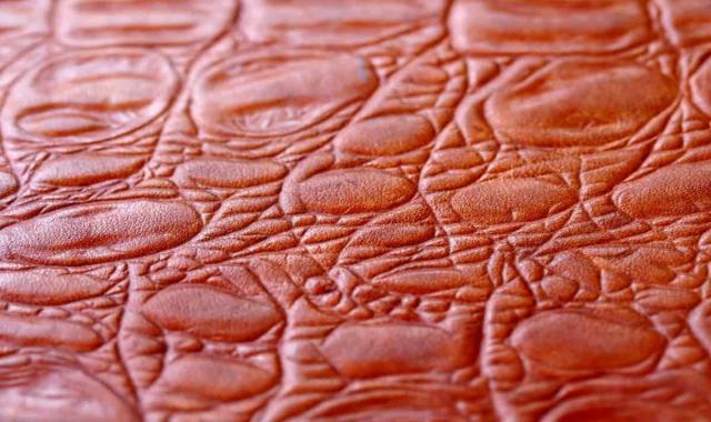 چرم سورنا اهواز؛ قهوه ای مشکی مناسب پالتو پوتین Ahvaz