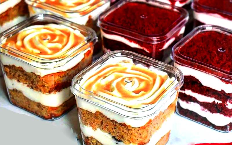 ظرف یکبار مصرف جار کیک؛ شفاف رنگی درب دار 2 کاربرد (کیک دسر) JAR