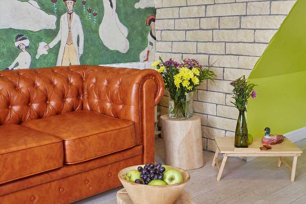 مبل چستر نارنجی؛ چرمی پارچه ای محکم ضد رطوبت Chester