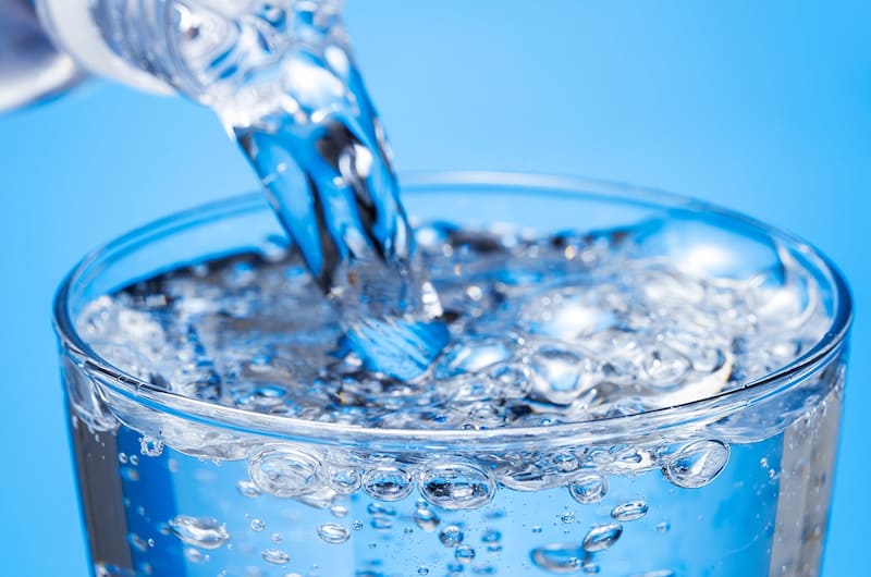 آب معدنی یام یام؛ بطری پلاستیکی طبق استاندارد جهانی yum yum