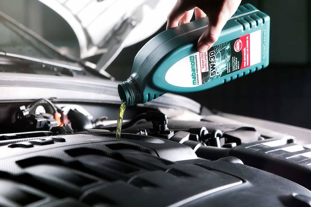 روغن موتور برای هیوندای ورنا؛ طلایی قهوه ای سوخته بطری (فلزی پلاستیکی)