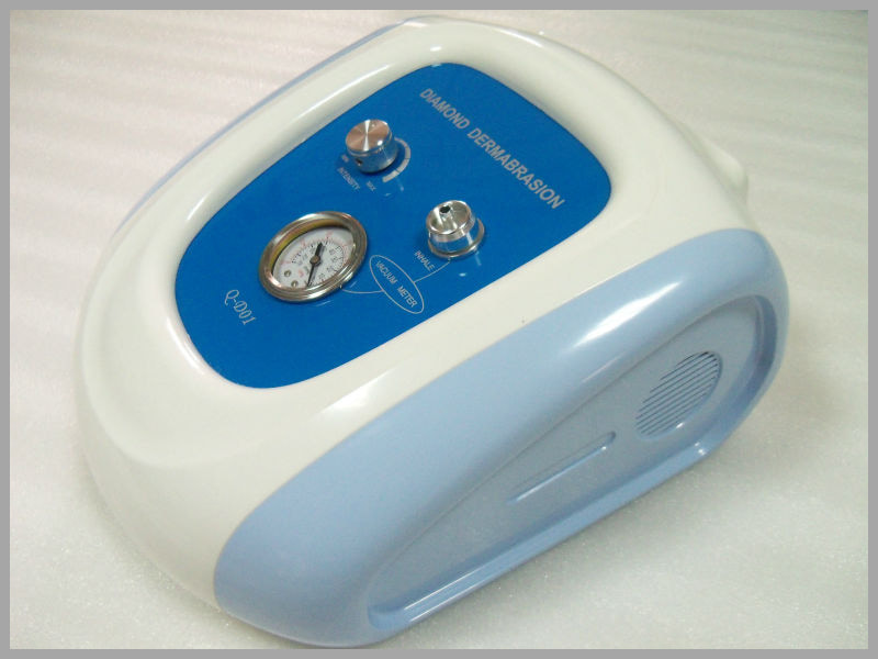 میکرودرم هات اند کلد؛ پاکسازی پوست حجم کوچک جوان سازی شارژی