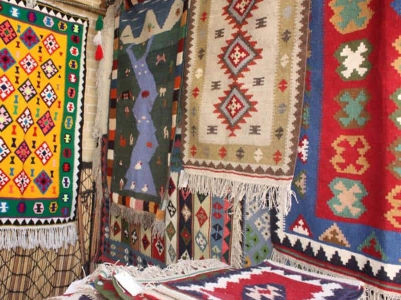 گلیم دستباف سیرجان؛ صنایع دستی 3 رنگ قرمز سبز زرد Sirjan