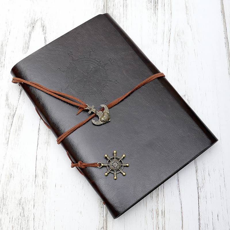 دفتر خاطرات ساده؛ مقوایی پلاستیکی دارای جعبه ابعاد (کوچک بزرگ)