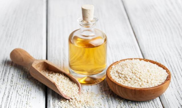 روغن کنجد فله ای؛ شفاف زرد 3 حجم (20 15 10) لیتری