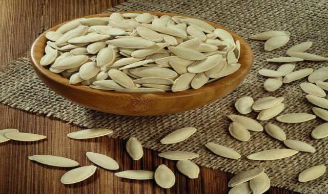 تخمه کدو در بازار؛ تقویت عضلات طبع سرد حاوی ویتامین (K)