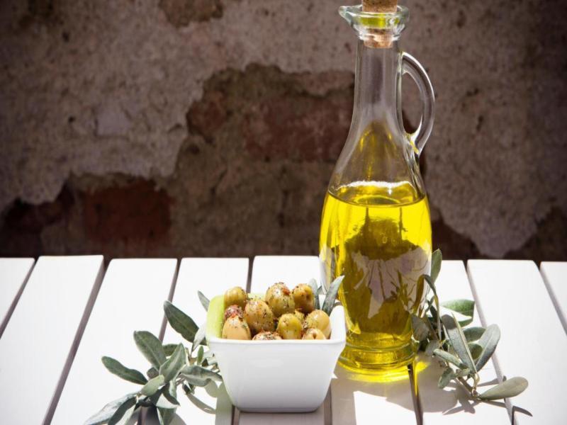 روغن زیتون اصلی خوراکی؛ درمان بیماری پوستی ماندگاری 2 سال