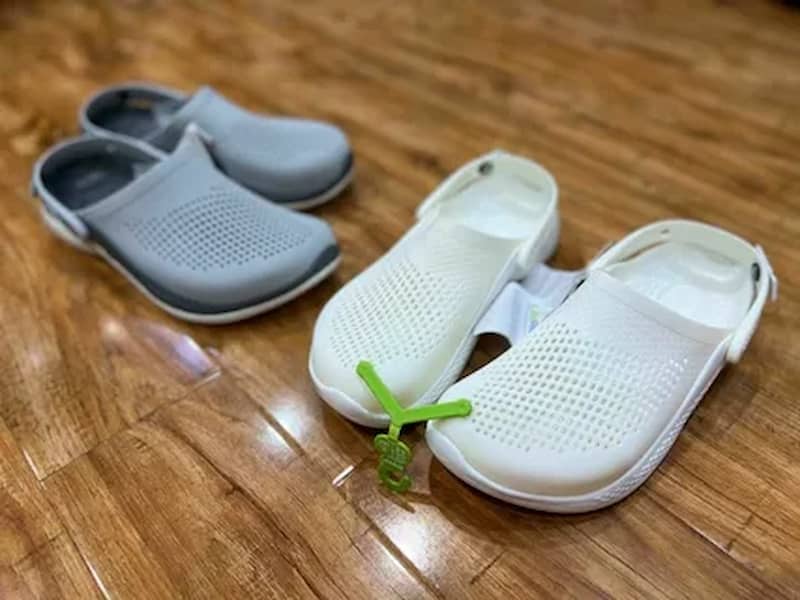 صندل طبی زنانه برای خار پاشنه؛ پاشنه دار اسپرت 2 رنگ (سفید مشکی)