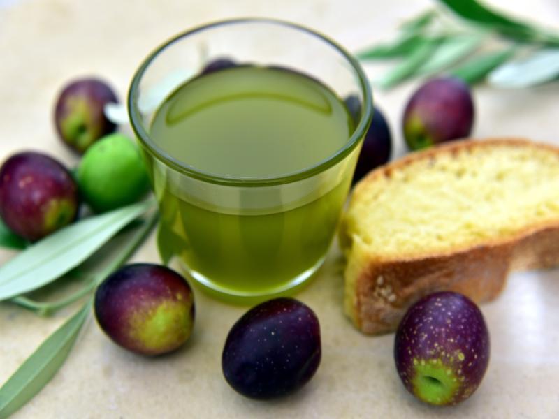 روغن زیتون طبیعی طارم؛ تلخ هضم آسان حاوی کربو هیدرات Antioxidants