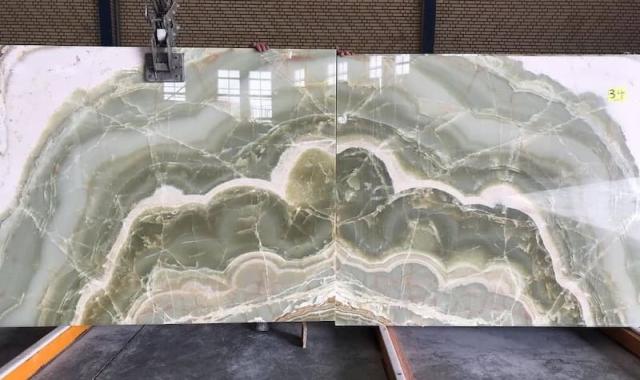 سنگ لاکچری ساختمانی؛ طوسی سبز دوام بالا مناسب (پله کف دیوار)