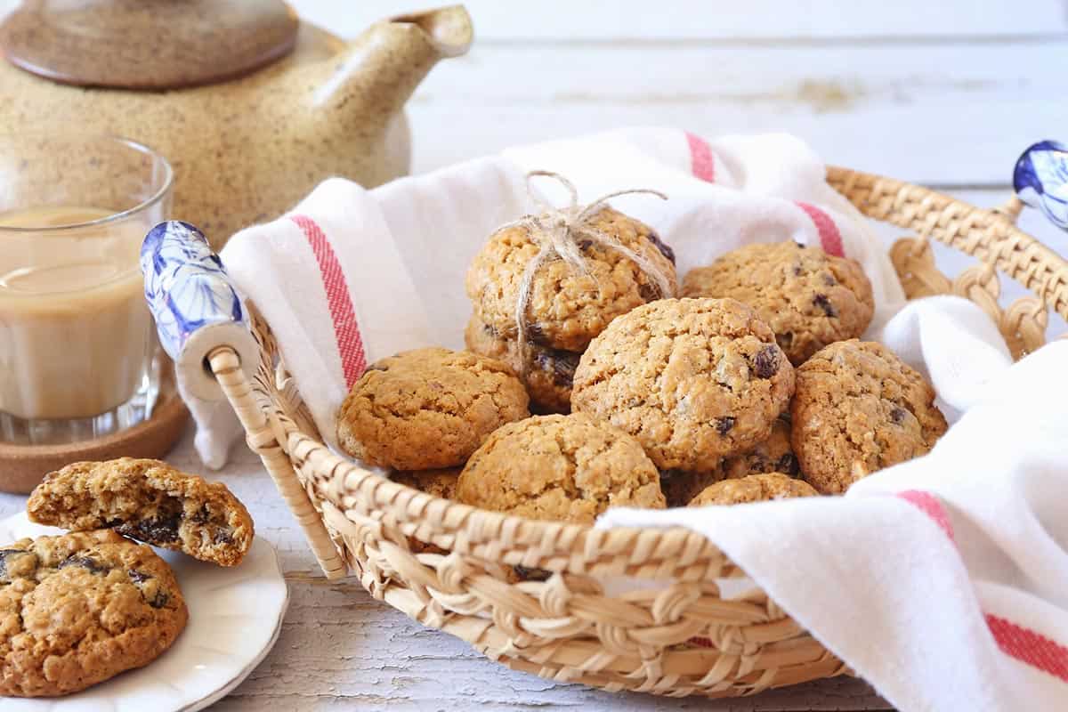 شیرینی کشمشی سنتی؛ دایره ای کم رطوبت ماندگاری بالا تولید (بروجرد)