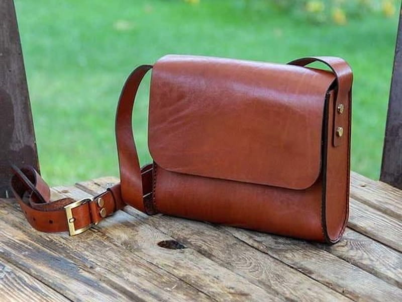 کیف دوشی زنانه چرم طبیعی؛ مجلسی اسپرت 3 رنگ مشکی قرمز آبی