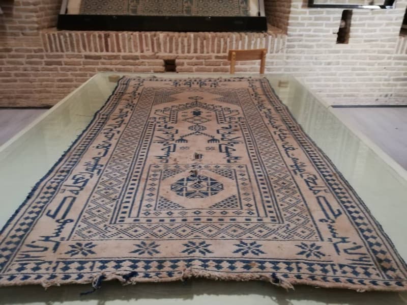 زیلو سنتی؛ بدون حساسیت بادوام هنر دست رنگ تیره underlay