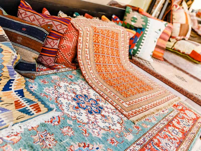 زیلو در یزد؛ دستی ماشینی مدل گلدانی محرابی ابعاد (6 12) متری Yazd