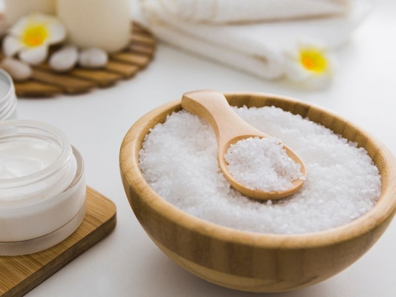 نمک تصفیه شده یددار؛ جامد محلول در آب بدون بو Crystal