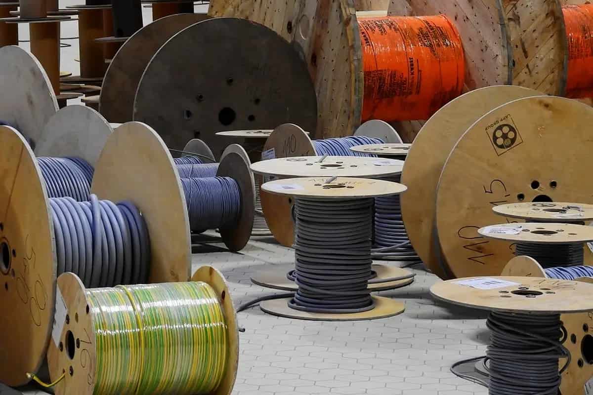 سیم و کابل توسعه برق ایران؛ انعطاف پذیری بالا 2 جنس مسی آلومینیومی