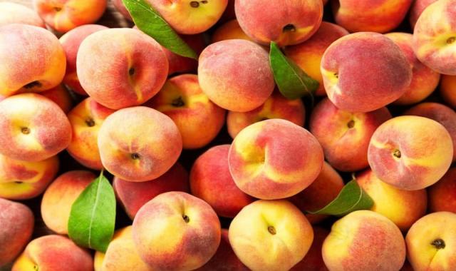 هلو سفید؛ آرایشی بهداشتی خوراکی حاوی کلسیم آهن زینک