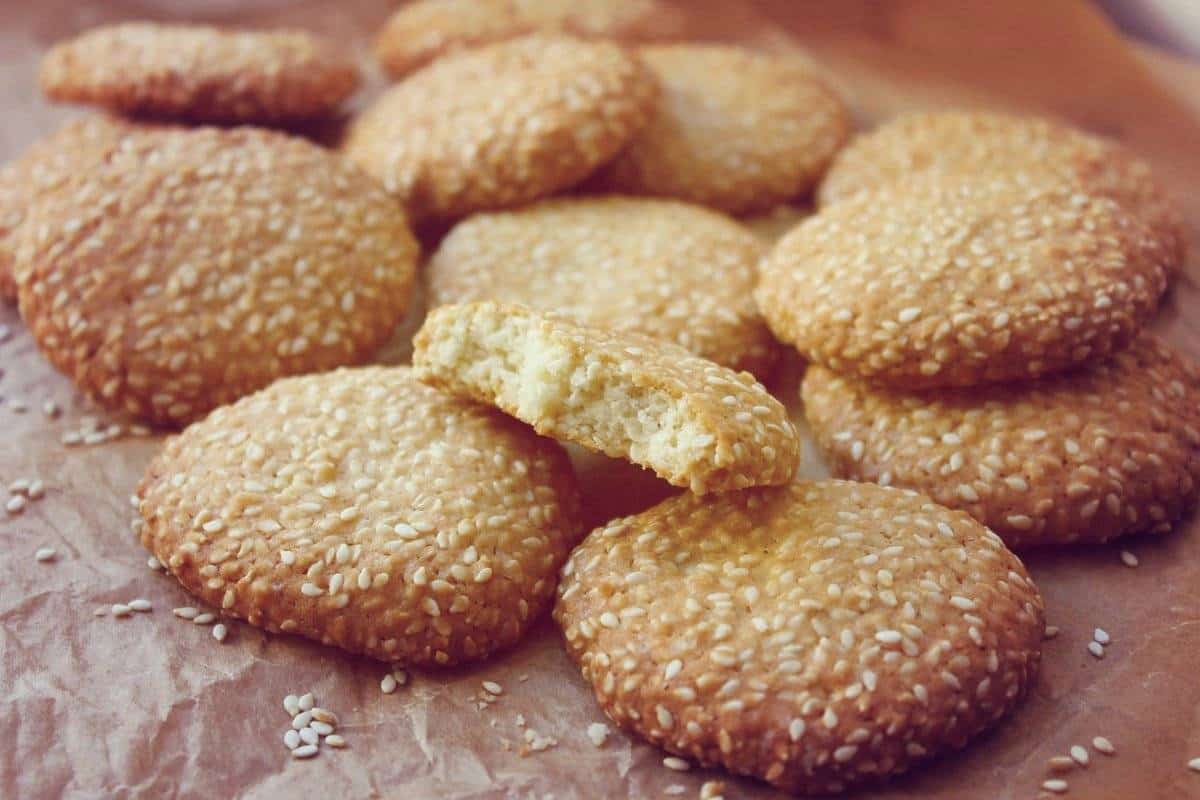 کلوچه خانگی بدون فر؛ انرژی زا درمان سردرد حاوی آهن ویتامین (E B1 B2)