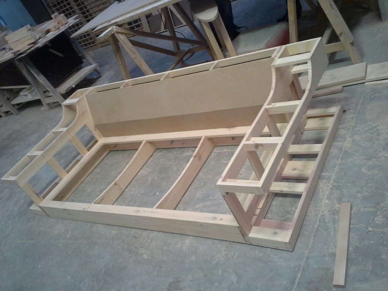 کلاف مبل راحتی چستر؛ سفید روسی راش 2 مزایا بی صدا مقاوم