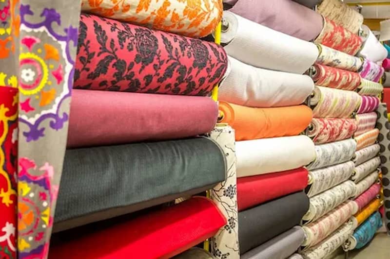 پارچه مبلی کارما؛ رنگ ثابت 2 طرح ساده گلدار بادوام