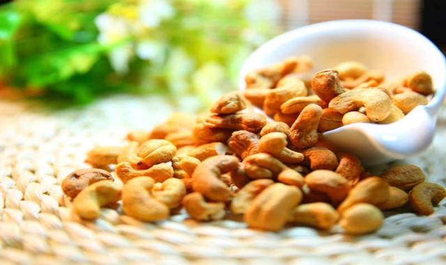 خشکبار بادام هندی (کاشو) فله بسته بندی 2 نوع خام بو داده Cashew