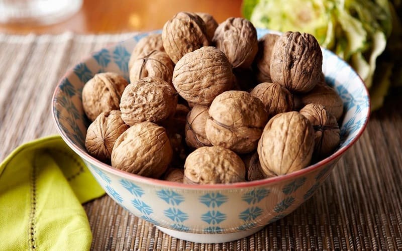 گردو اسراییلی میاندوآب؛ پوست کاغذی مغز سفید پاییز زمستان head