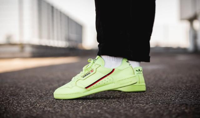 کتونی گناوه؛ ضد تعریق انعطاف پذیر مناسب پیاده‌ روی رنگ سبز White