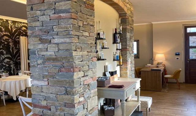 سنگ تزئینی ستون خانه؛ گرانیت مرمر 3 رنگ کرم طوسی سفید