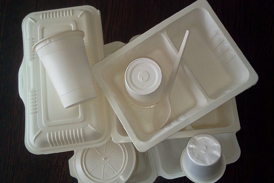 ظروف یکبار مصرف اورانوس؛ گیاهی قابل بازیافت 2 رنگ سفید شفاف