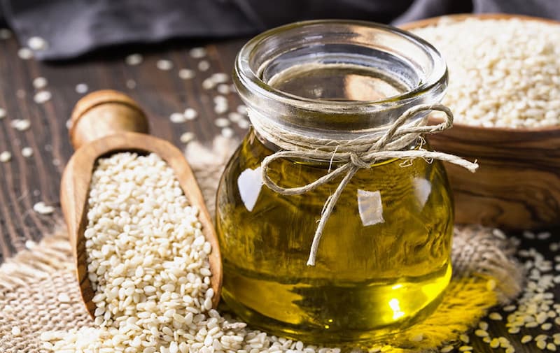 روغن کنجد غذایی؛ غیر اشباع بدون بو حاوی آنتی اکسیدان ویتامین E