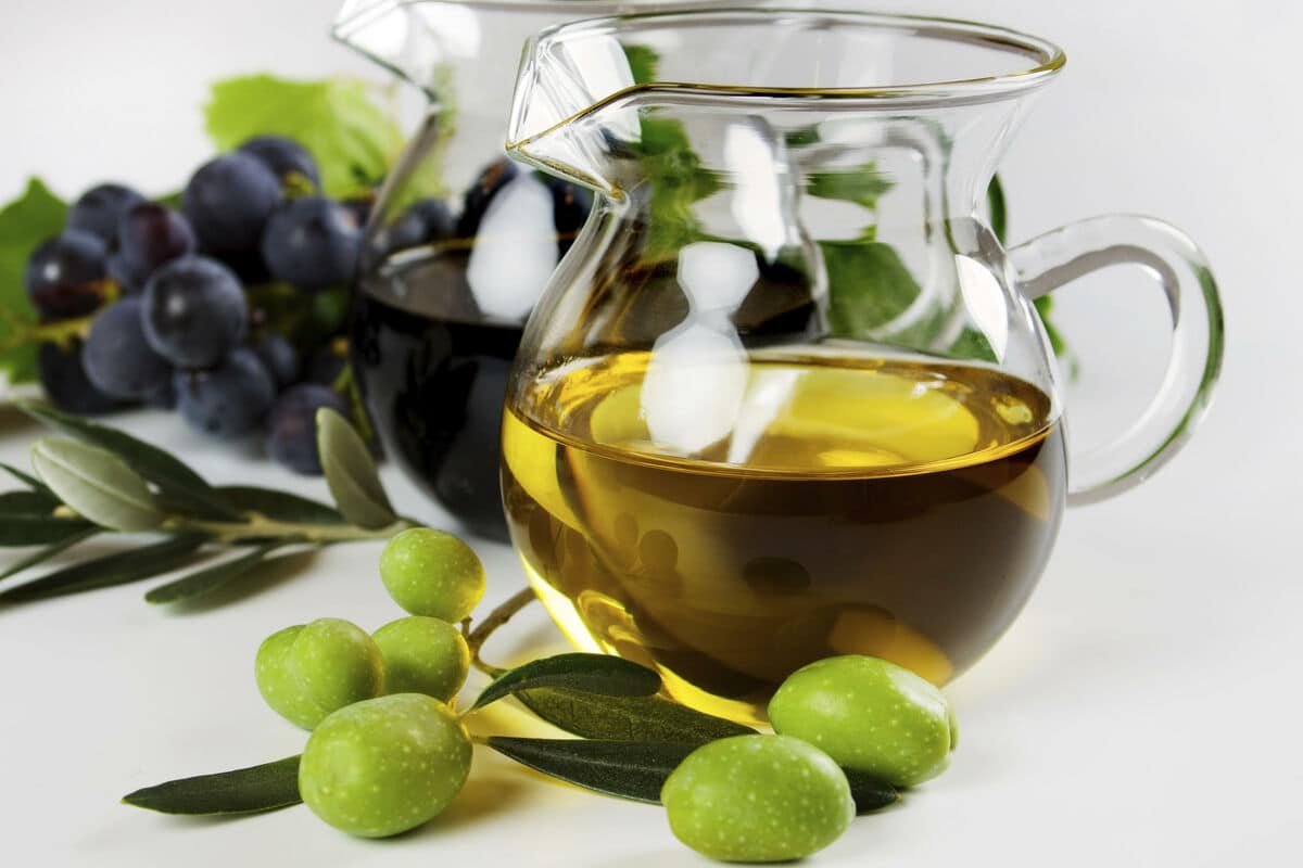 روغن زیتون شیشه ای؛ شفاف زرد ویتامین E غیر خوراکی Iran