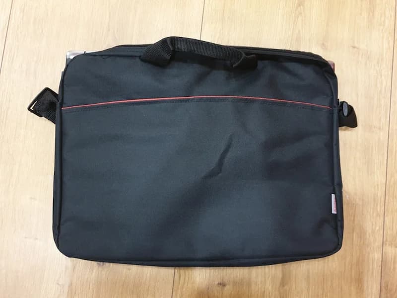 کیف benetton؛ دستی قوسی دار بلند زنانه material