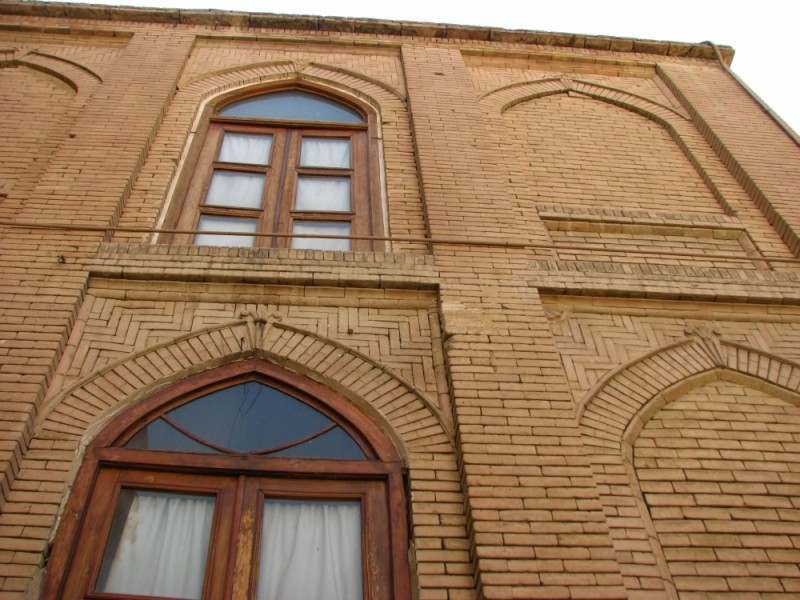 آجر فشاری کنگاور؛ خاک رس قهوه ای چوبی روشن 2 استفاده کف دیوار