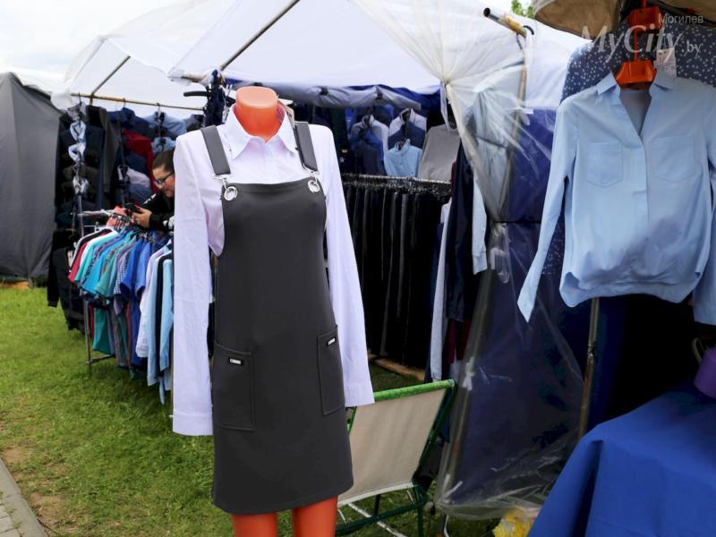 لباس کار ایزوله ضد مواد شیمیایی؛ پلی اتیلن یک تکه صنعت آزمایشگاه PVC