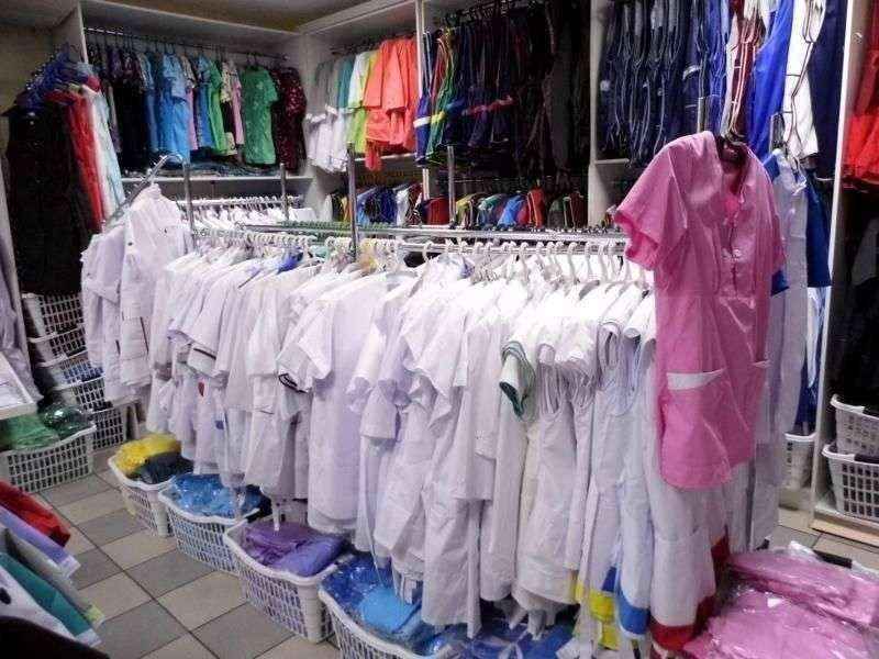 لباس گان یکبار مصرف؛ استریل تجهیزات پزشکی 2 رنگ آبی سفید بیمارستان