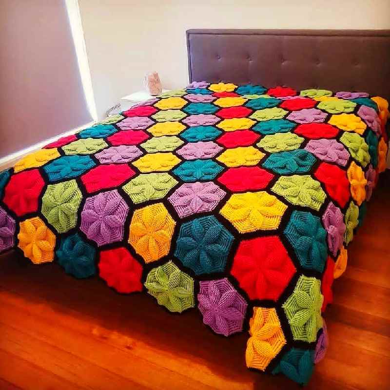 روتختی دخترانه قلاب بافی؛ یک دو نفره نخ پنبه طرح (چهارگوش سه گوش)