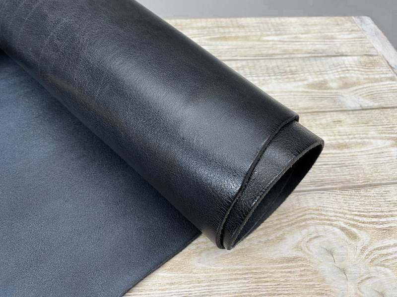 چرم مشکی ساده؛ ورنی الگانت ناپا زیبا ابعاد (50*140) سانتی متر