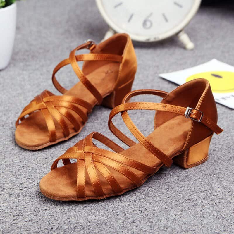 صندل تابستانی مجلسی؛ چرم پارچه ای زیره پلی اورتان 2 مدل تخت پاشنه دار