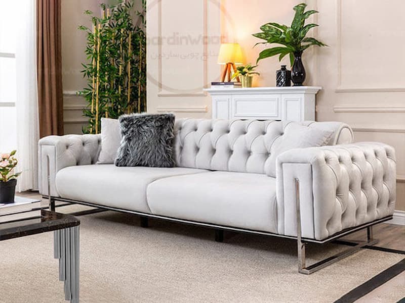 مبل چستر طوسی با چوب سفید؛ بلند استوانه ای رنگ روشن modern