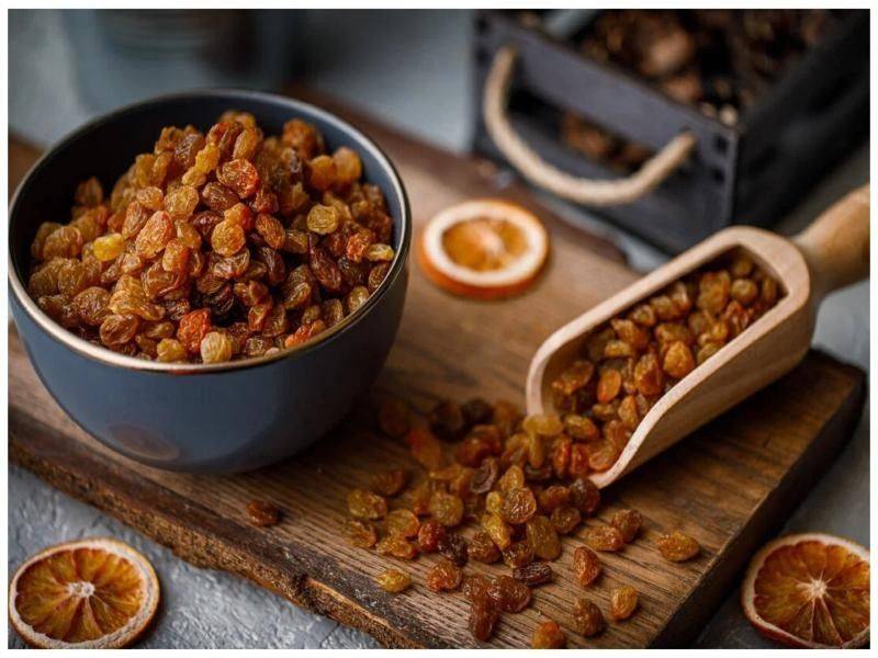 کشمش پلویی؛ بافت نرم قهوه ای تیره ویتامین D کلسیم پتاسیم