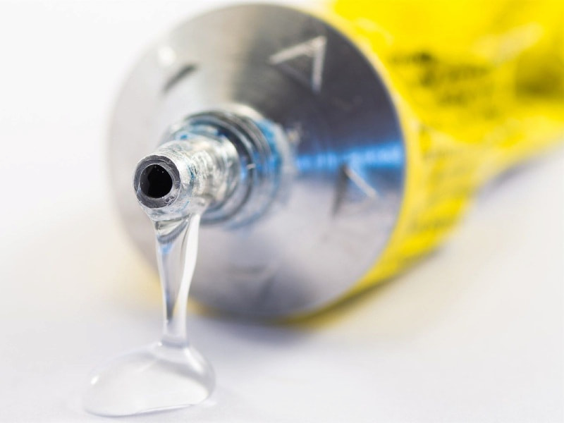 چسب قطره ای ضد حرارت؛ بی رنگ اتصال پلاستیک شیشه  تیوپی 50 گرم GLUE