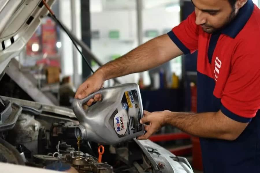 روغن موتور با غلظت بالا؛ مینرال سنتتیک ( 1 3) لیتری مقاوم در برابر سرما گرما engine oil