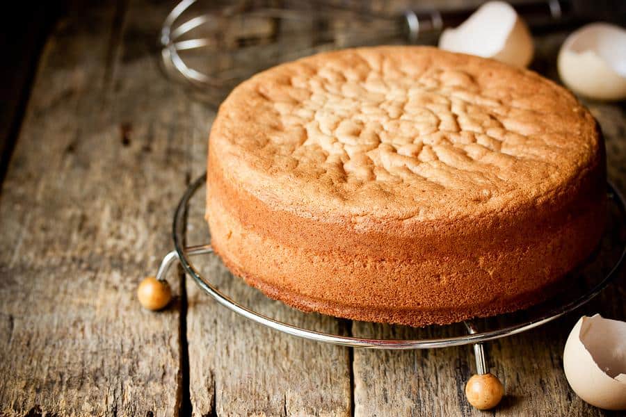 کیک خانگی در اصفهان؛ سبک اسفنجی میان وعده کیفیت بالا 2 طعم (ساده شکلاتی) ISFAHAN