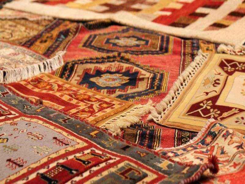 گلیم قلاب بافی؛ سفید قرمز سنتی 3 شکل دایره مثلث مستطیل