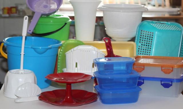 ظروف پلاستیکی 2000 تومانی تهران؛ درب دار 3 رنگ آبی صورتی قرمز Tehran