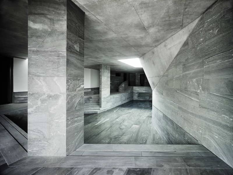 سنگ ساختمانی در اراک؛ عایق رطوبتی سرویس بهداشتی حمام Arak