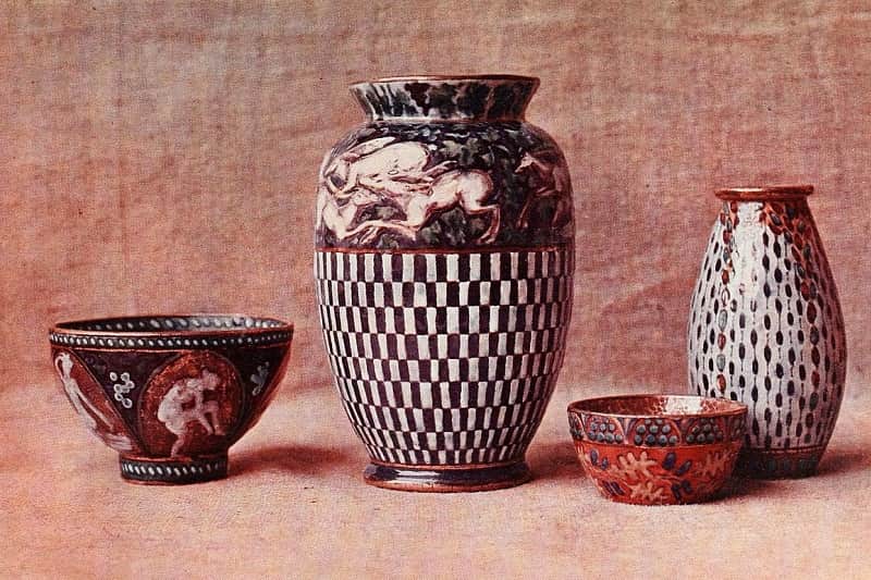 گلدان سفالی لاله جین همدان؛ صنایع دستی براق تیره روشن (لعاب دار بدون لعاب)