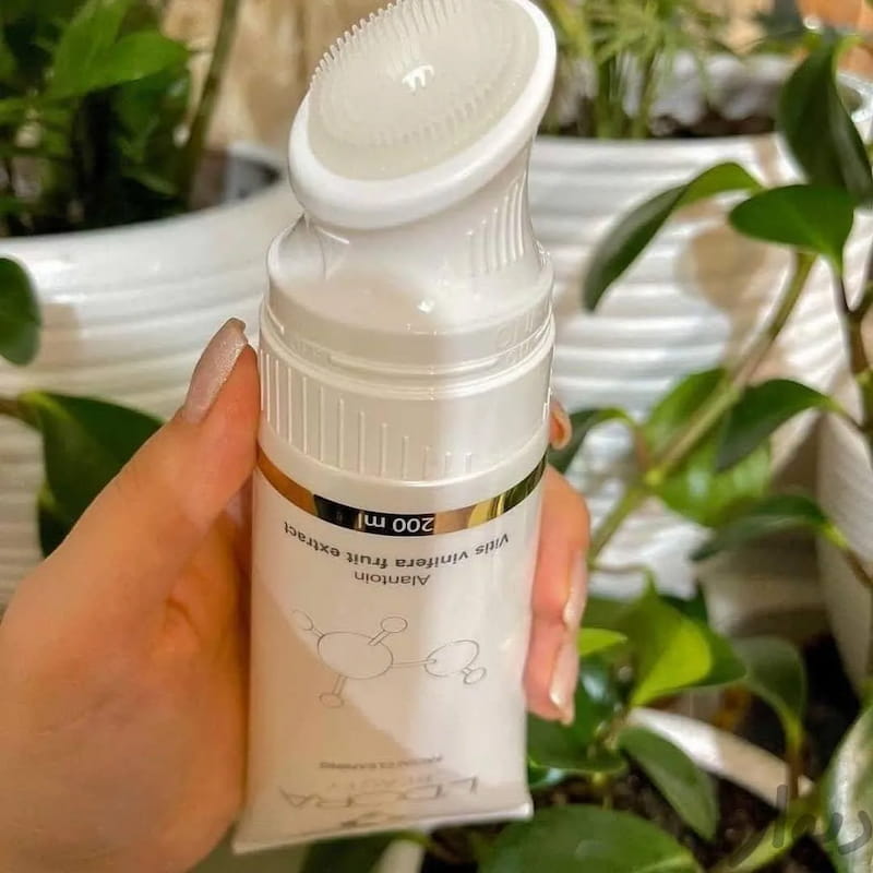 شوینده صورت لدورا (ژل شستشو) قدرت بالای پاک کنندگی شفافیت لطافت پوست Ledora