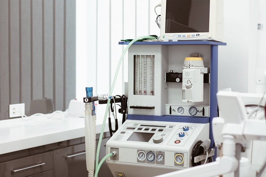 دستگاه لیزر الکساندرایت تیتانیوم؛ طول موج (755 810) نانومتر شعاع لکه 600 900